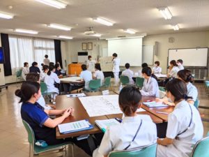 レゴで出発!企業が取り組む「次世代リーダー・管理職合同研修」